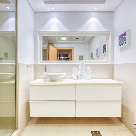 Lively 1 Bedroom At Al Nabat Shoreline 8 Palm Jumeirah By Deluxe Holiday Homes Dubái Exterior foto